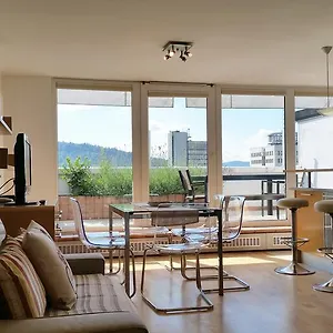 https://charming-terrace-apartment.hotels-in-ljubljana.com